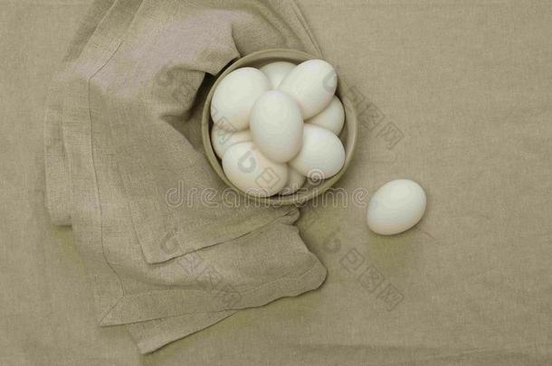 白色的卵采用一碗