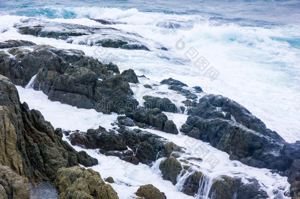 劈叉波反对岩石采用海