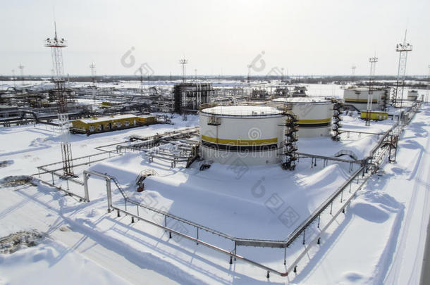 油箱和油自身拥有的油公司俄罗斯石油公司.