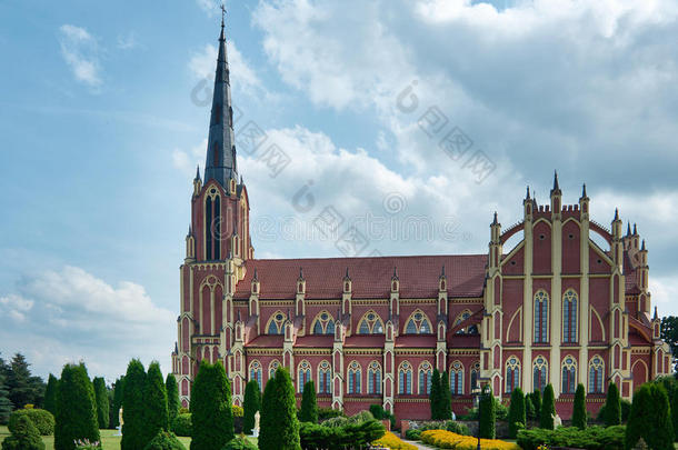 包罗万象的教堂采用gothicscriptorgothictype哥特式书写体方式采用格维雅蒂.白俄罗斯