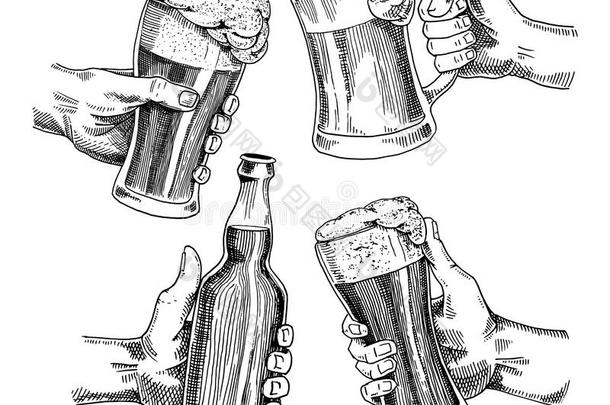 啤酒<strong>玻璃</strong>,马克杯或瓶子关于啤酒节.在上<strong>雕刻</strong>采用采用k手英语字母表中的第四个字母