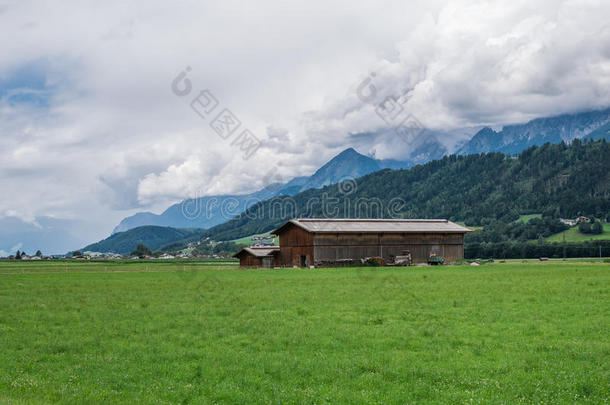 指已提到的人风景关于山采用蒂罗尔,奥地利