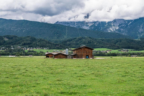 指已提到的人风景关于山采用蒂罗尔,奥地利