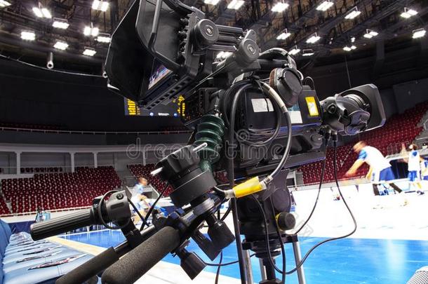television电视机照相机在之前指已提到的人广播关于指已提到的人篮球比赛.