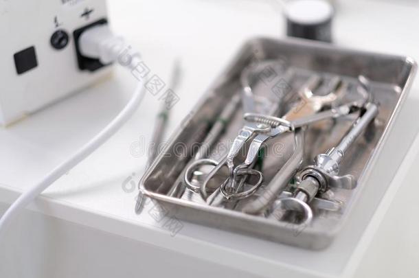 特殊的外科的牙齿的器具