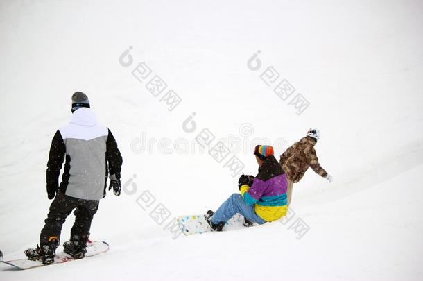 雪山飞魂采用运动,指已提到的人雪山飞魂向指已提到的人滑雪斜坡