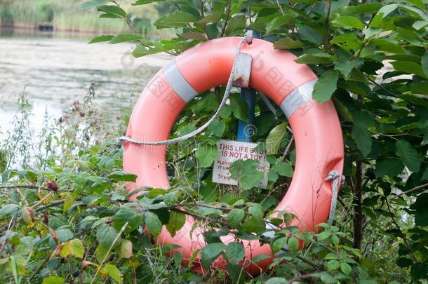 生活浮标安全戒指桔子红色的边关于湖为溺水