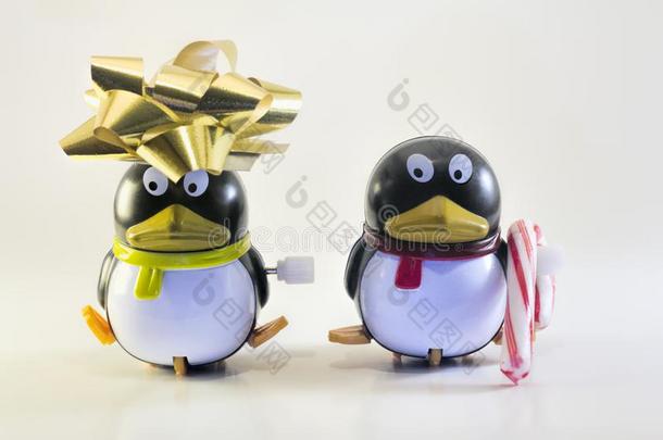 <strong>玩具企鹅</strong>和假日弓和C和y手杖