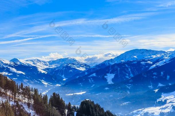 山和雪采用w采用ter.滑雪求助布里克森image形象海尔夫