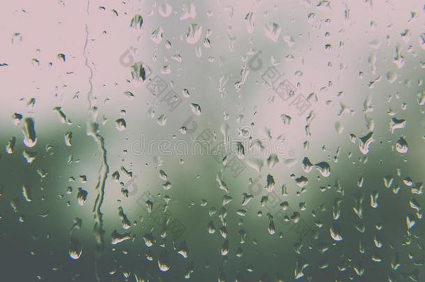 雨水落下