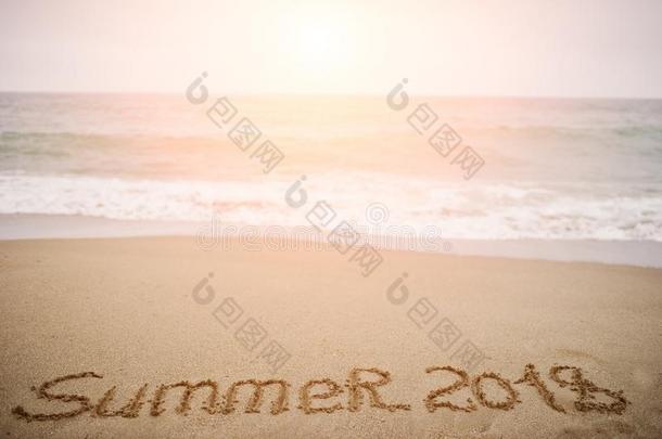 夏2018.新的年2018是（be的三单形式即将到来的观念.海和s和.