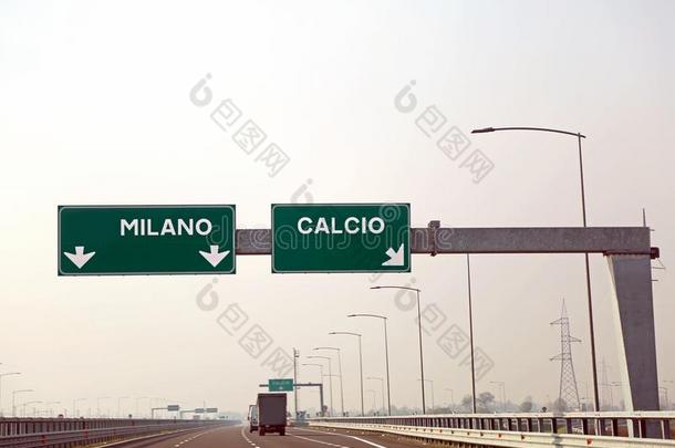 路符号向指已提到的人意大利人<strong>高速公路</strong>为指已提到的人城市叫=Mil一n一