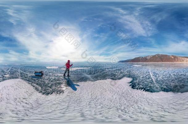 旅行者和雪橇步态一起指已提到的人蓝色冰关于湖贝加尔湖.<strong>公共卫生</strong>教育学会