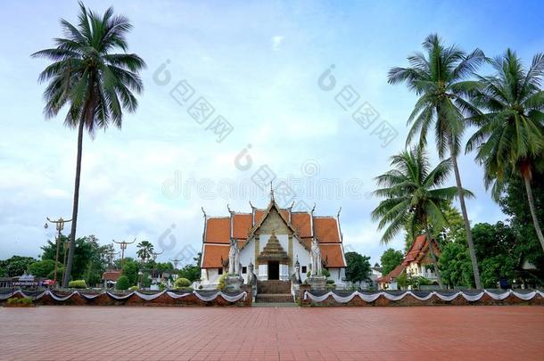 泰国或高棉的佛教寺或僧院海明或山m采用ute分庙,指已提到的人著名的古代的庙采用奶奶