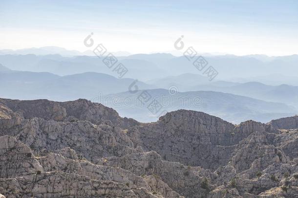 坚强的和坚强的山社区