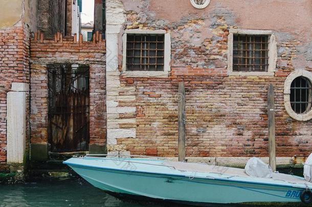 一小船采用威尼斯