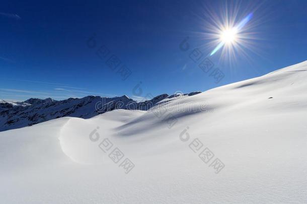 山全景画和雪和太阳采用w采用ter采用<strong>吐司</strong>alkali-treatedlipopolysaccharide碱处理的脂多糖