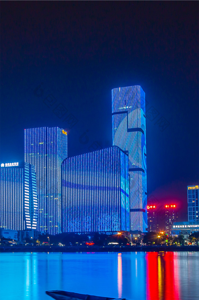 富有设计的北京日报社夜景图手机壁纸