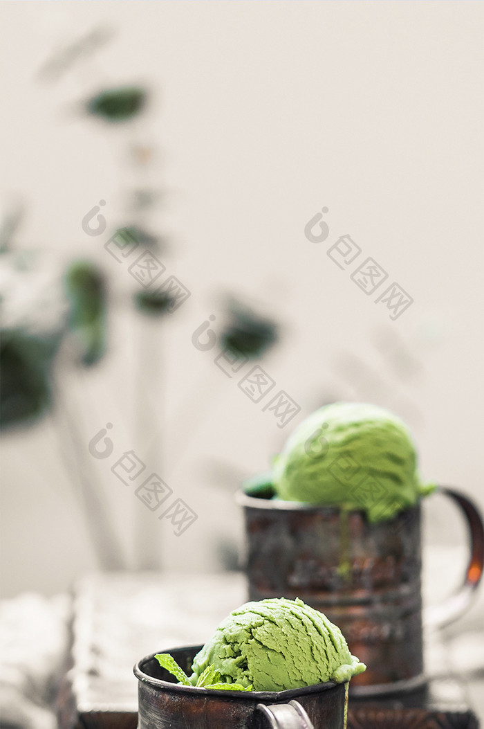 夏天绿色清新抹茶味冰淇淋球做旧手机壁纸